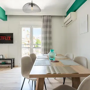 cozy-apartment-next-to-city-center.hotels-of-thessaloniki.com/